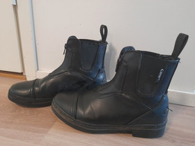 Ratsastuskengät / jodhpurit koko 38, Muut hevostarvikkeet, Hevoset ja hevosurheilu, Helsinki, Tori.fi Ratsastuskengät / jodhpurit koko 38, Muut hevostarvikkeet, Hevoset ja hevosurheilu, Helsinki, Tori.fi