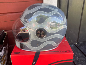 Kypärä Bell bullet special edition, Ajoasut, kengät ja kypärät, Mototarvikkeet ja varaosat, Kouvola, Tori.fi Kypärä Bell bullet special edition, Ajoasut, kengät ja kypärät, Mototarvikkeet ja varaosat, Kouvola, Tori.fi