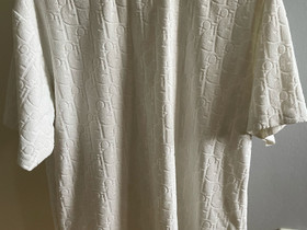 Dior oversized tee, Vaatteet ja kengät, Paimio, Tori.fi Dior oversized tee, Vaatteet ja kengät, Paimio, Tori.fi