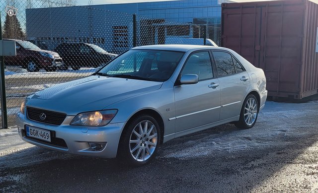 Lexus IS, kuva 1