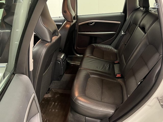 Volvo V70 11