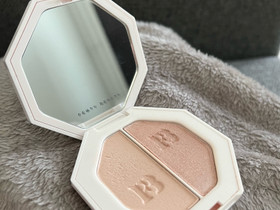 Fenty Beauty Highlighter Duo, Kauneudenhoito ja kosmetiikka, Terveys ja hyvinvointi, Oulu, Tori.fi Fenty Beauty Highlighter Duo, Kauneudenhoito ja kosmetiikka, Terveys ja hyvinvointi, Oulu, Tori.fi