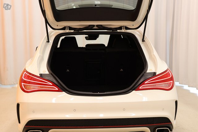 Mercedes-Benz CLA 11