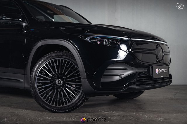 Mercedes-Benz EQB 11