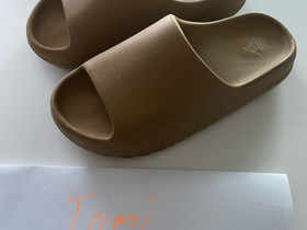Yeezy slide ochre, Vaatteet ja kengät, Kauhajoki, Tori.fi Yeezy slide ochre, Vaatteet ja kengät, Kauhajoki, Tori.fi