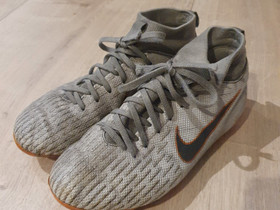 Nike nappikset 34, Jalkapallo, Urheilu ja ulkoilu, Vantaa, Tori.fi Nike nappikset 34, Jalkapallo, Urheilu ja ulkoilu, Vantaa, Tori.fi