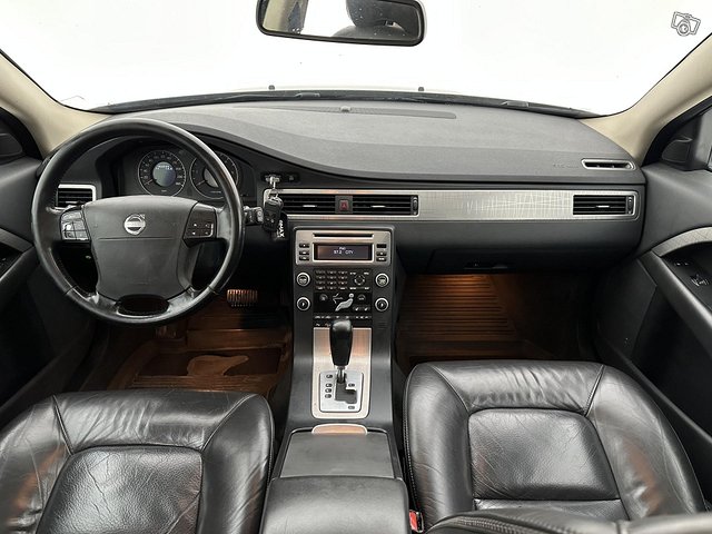 Volvo XC70 11