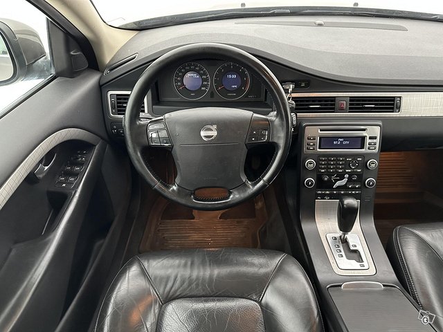 Volvo XC70 12