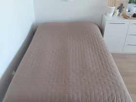 Päiväpeite nougatin ruskea 180x260cm,uudenveroinen, Sängyt ja makuuhuone, Sisustus ja huonekalut, Imatra, Tori.fi Päiväpeite nougatin ruskea 180x260cm,uudenveroinen, Sängyt ja makuuhuone, Sisustus ja huonekalut, Imatra, Tori.fi