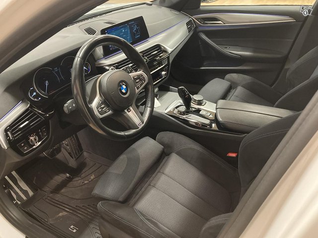 BMW 520 11