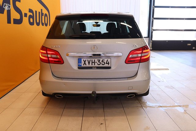 Mercedes-Benz B 8