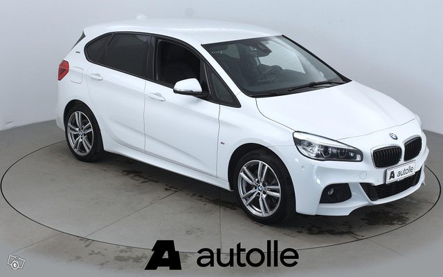BMW 225