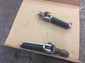 Suzuki sv 650 -99 jalkatapit, Moottoripyörän varaosat ja tarvikkeet, Mototarvikkeet ja varaosat, Hämeenlinna, Tori.fi Suzuki sv 650 -99 jalkatapit, Moottoripyörän varaosat ja tarvikkeet, Mototarvikkeet ja varaosat, Hämeenlinna, Tori.fi