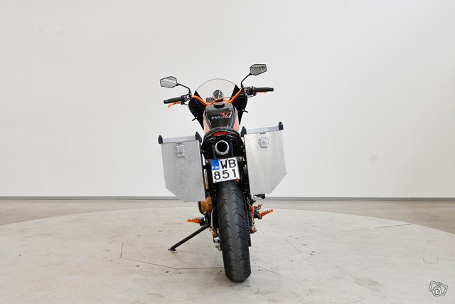 Harley-Davidson XL 883C 4