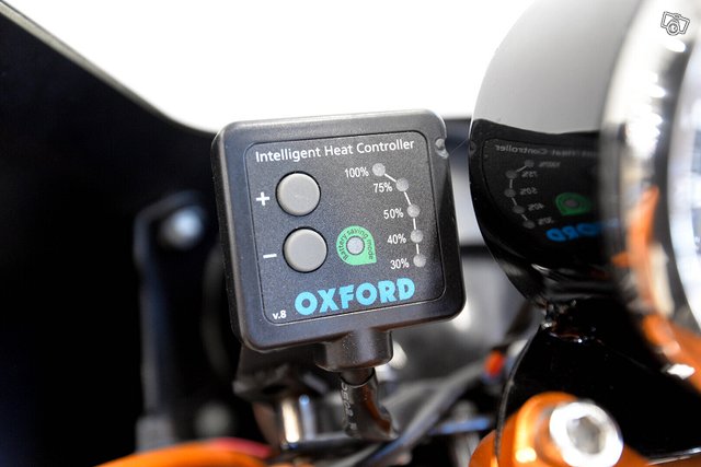 Harley-Davidson XL 883C 11