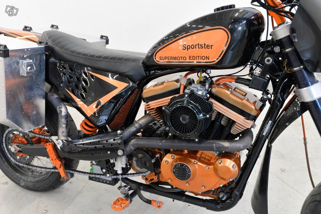 Harley-Davidson XL 883C 15