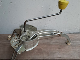 Mouli Julienne vintage raastin, Keittiövälineet, Keittiötarvikkeet ja astiat, Raasepori, Tori.fi Mouli Julienne vintage raastin, Keittiövälineet, Keittiötarvikkeet ja astiat, Raasepori, Tori.fi