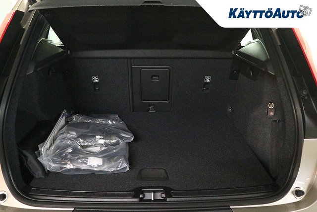 Volvo XC40 9