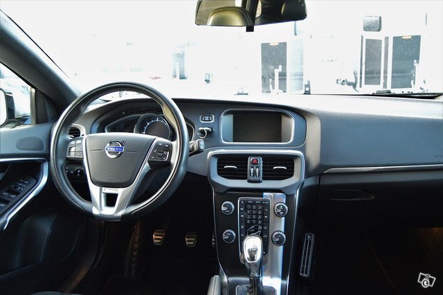 Volvo V40 10