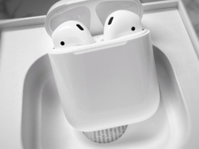 Apple AirPods -nappikuulokkeet ja latauskotelo, Puhelintarvikkeet, Puhelimet ja tarvikkeet, Nurmijärvi, Tori.fi Apple AirPods -nappikuulokkeet ja latauskotelo, Puhelintarvikkeet, Puhelimet ja tarvikkeet, Nurmijärvi, Tori.fi