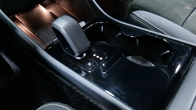 Volvo C40 8