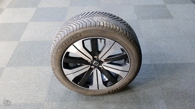 Volvo C40 17