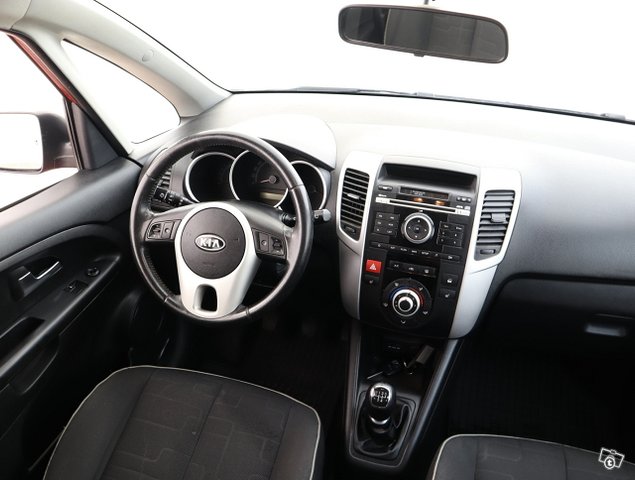 Kia Venga 24