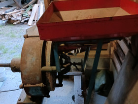 Traktorikäyttöinen kivimylly, Maatalous, Kontiolahti, Tori.fi Traktorikäyttöinen kivimylly, Maatalous, Kontiolahti, Tori.fi