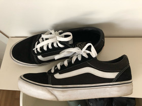 VANS tennarit kokoa 40,5, Vaatteet ja kengät, Kirkkonummi, Tori.fi VANS tennarit kokoa 40,5, Vaatteet ja kengät, Kirkkonummi, Tori.fi