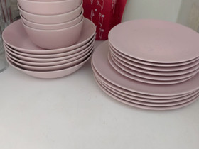 Ikea vaaleanpunainen astiasto, Ruokailuastiat ja aterimet, Keittiötarvikkeet ja astiat, Valkeakoski, Tori.fi Ikea vaaleanpunainen astiasto, Ruokailuastiat ja aterimet, Keittiötarvikkeet ja astiat, Valkeakoski, Tori.fi