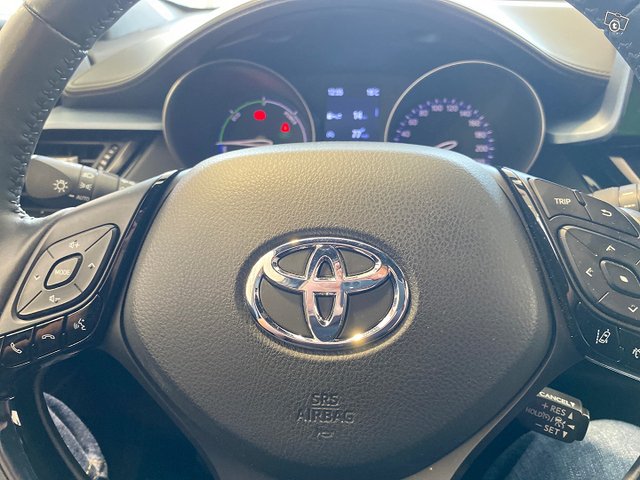 Toyota C-HR 12