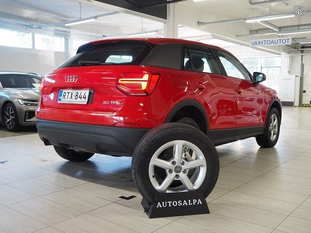 AUDI Q2 7
