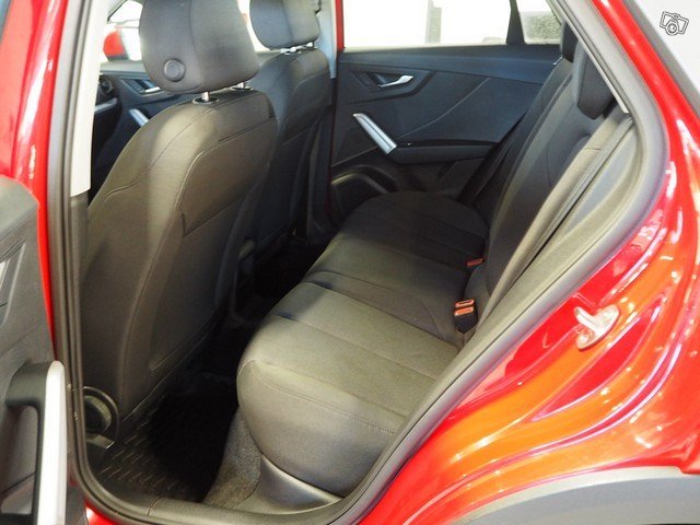AUDI Q2 13