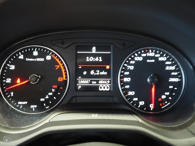 AUDI Q2 15