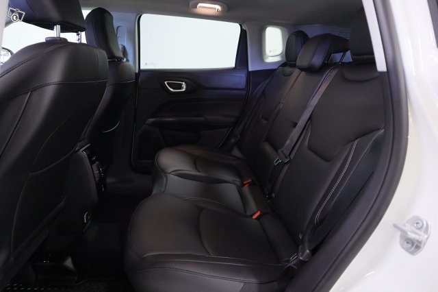 Jeep Compass 16