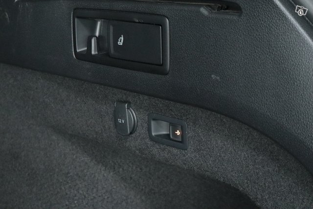 Volkswagen Passat 25