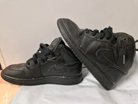 Nike Air Jordan Mid koko 37,5, Lastenvaatteet ja kengät, Riihimäki, Tori.fi Nike Air Jordan Mid koko 37,5, Lastenvaatteet ja kengät, Riihimäki, Tori.fi
