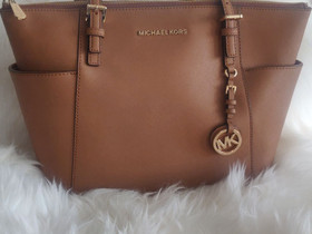 Michael Kors, Laukut ja hatut, Asusteet ja kellot, Naantali, Tori.fi Michael Kors, Laukut ja hatut, Asusteet ja kellot, Naantali, Tori.fi