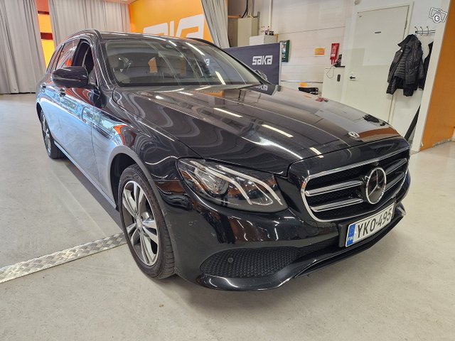 Mercedes-Benz E, kuva 1