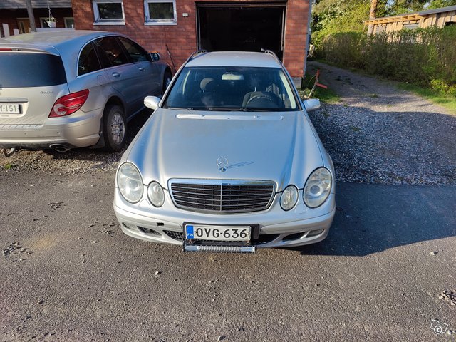 Mercedes-Benz E 220, kuva 1