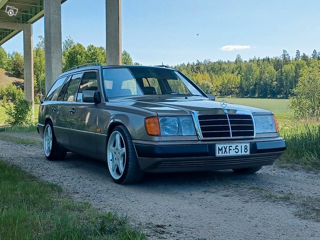 Mercedes-Benz E-sarja, kuva 1