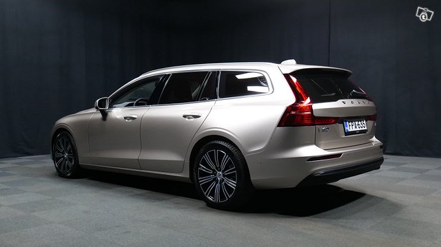 VOLVO V60 2