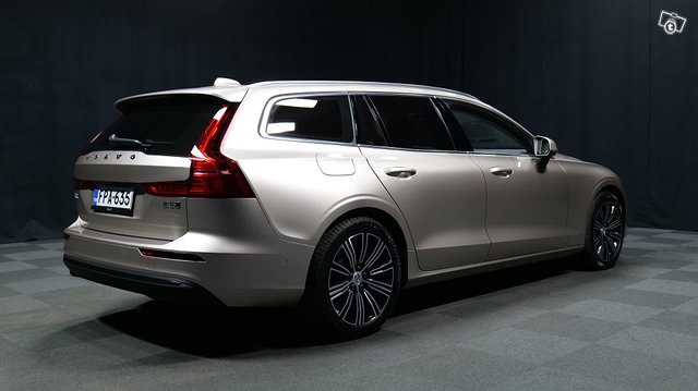 VOLVO V60 3