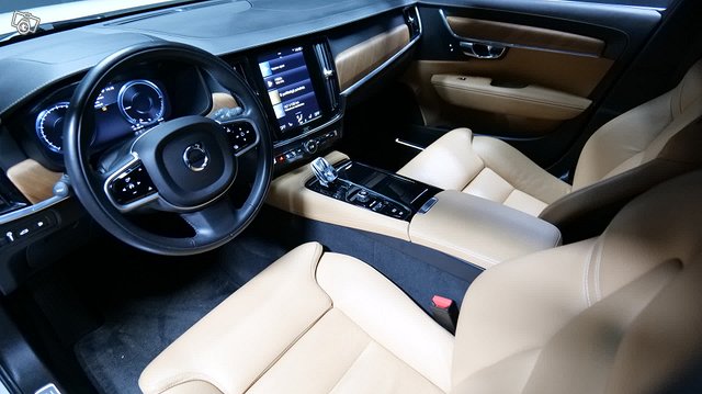 Volvo V90 9