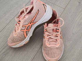 Asics juoksukengät, koko 32, Juoksu ja lenkkeily, Urheilu ja ulkoilu, Rauma, Tori.fi Asics juoksukengät, koko 32, Juoksu ja lenkkeily, Urheilu ja ulkoilu, Rauma, Tori.fi