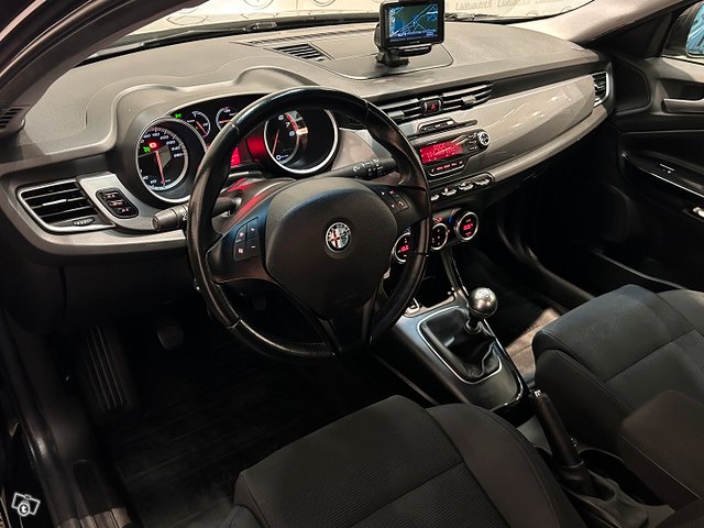 Alfa Romeo Giulietta 8
