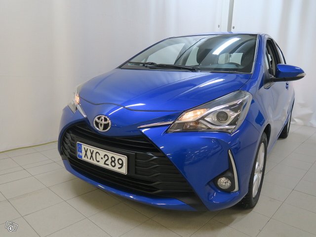 TOYOTA YARIS 10