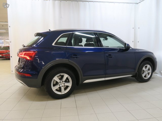 AUDI Q5 6