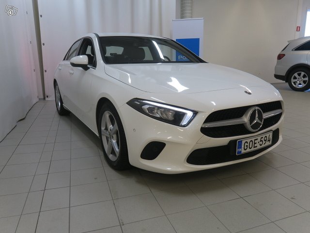 MERCEDES-BENZ A 4