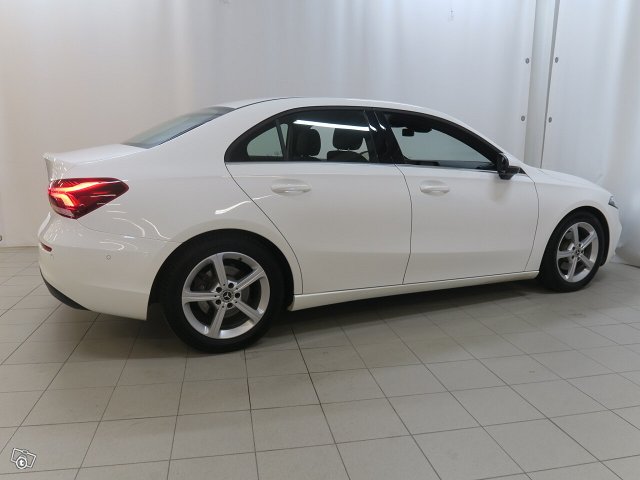 MERCEDES-BENZ A 6